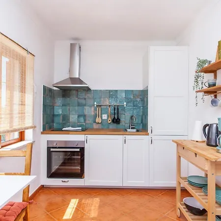 A56 - Westway Rossio Place *